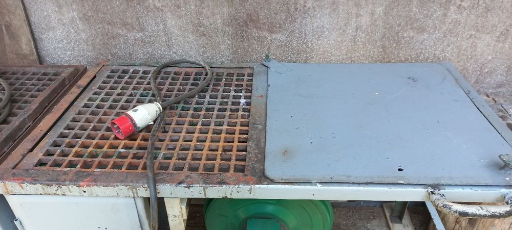 Stół spawalniczy z dmuchawą-silnik 380 V i rusztem - Atrakcyjna cena