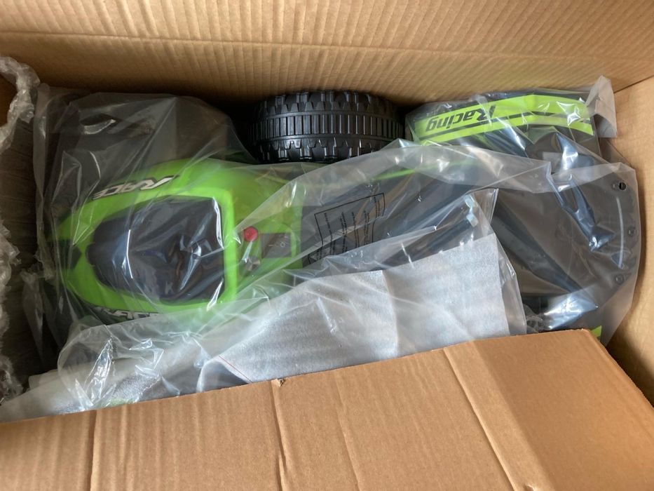 Mota / Quadriciclo Infantil (18 meses - máx 25kg) - NOVO COM CAIXA