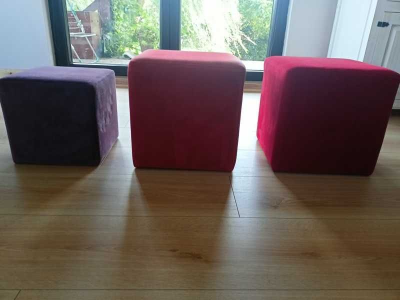 Pufy welurowe komplet