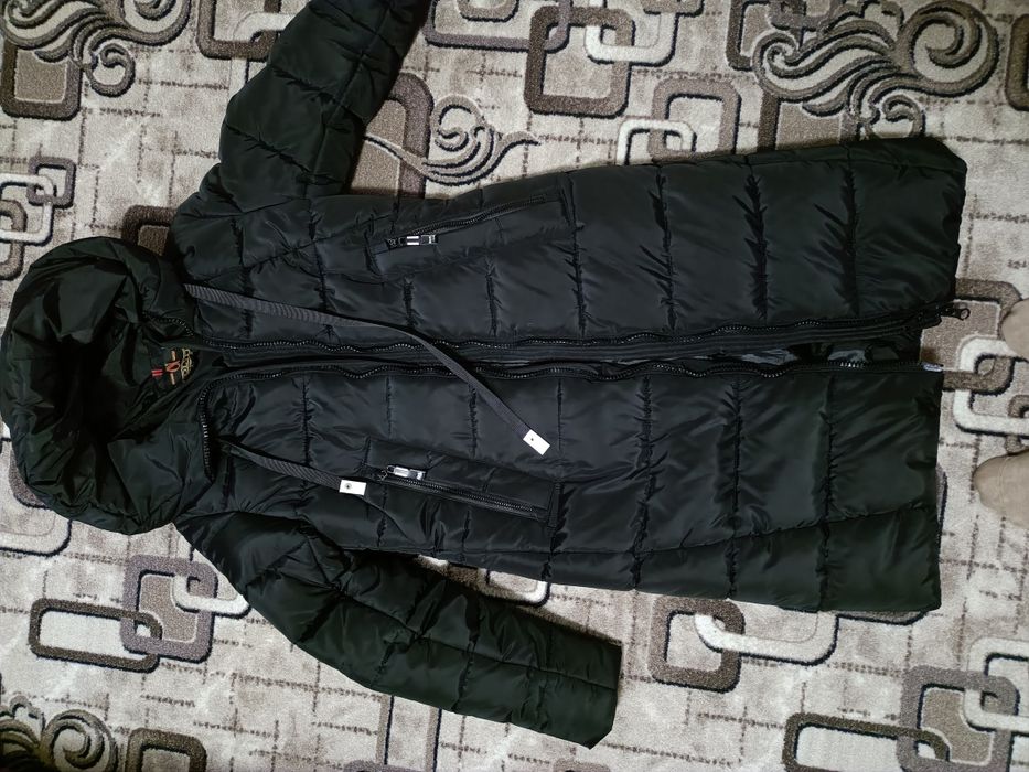 Куртка жіноча пухова