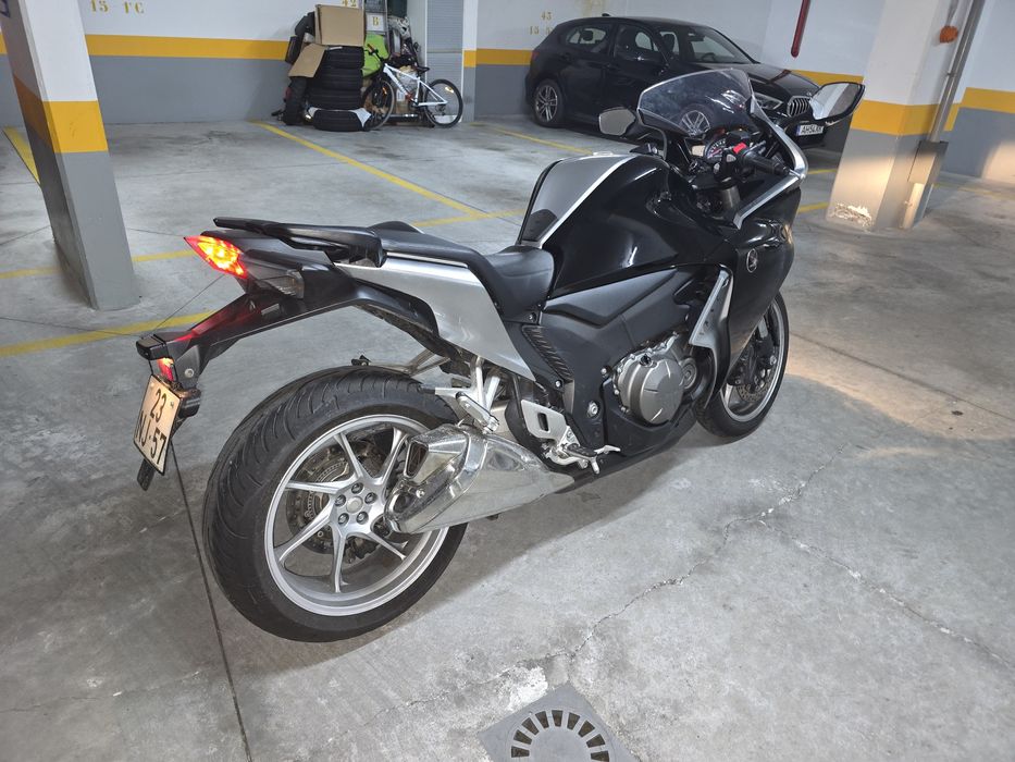 VFR 1200 F versão 2013 como nova