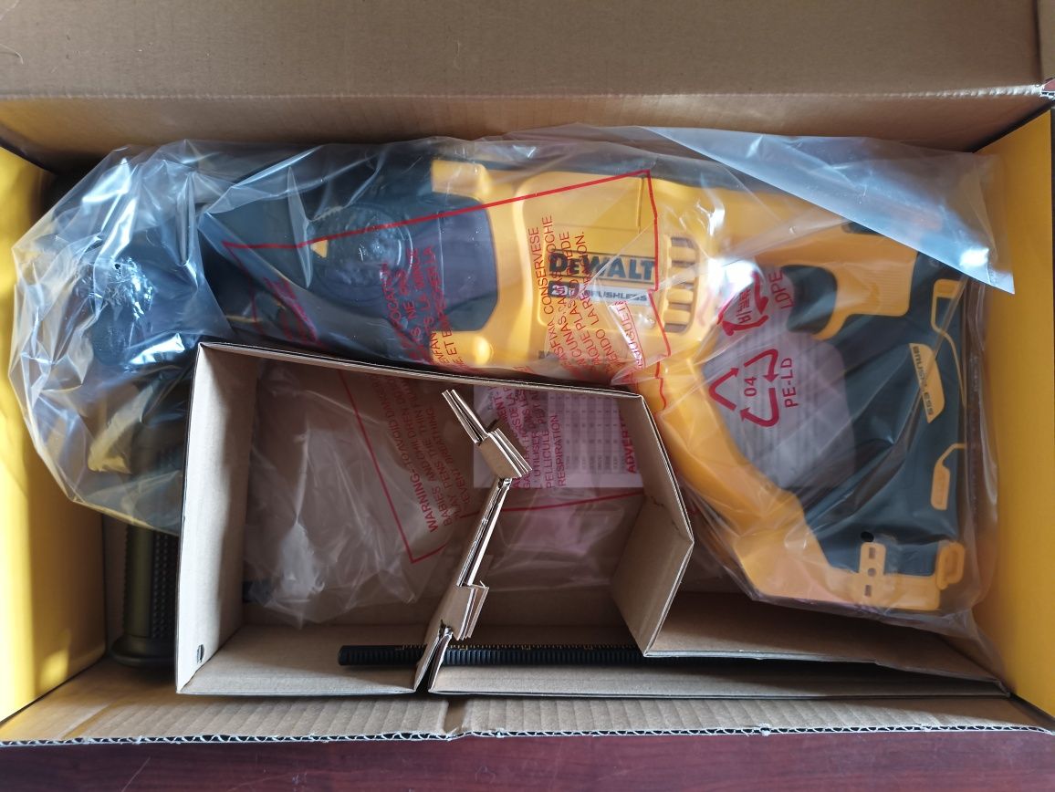 DeWalt DCH133 акумуляторний безщітковий перфоратор