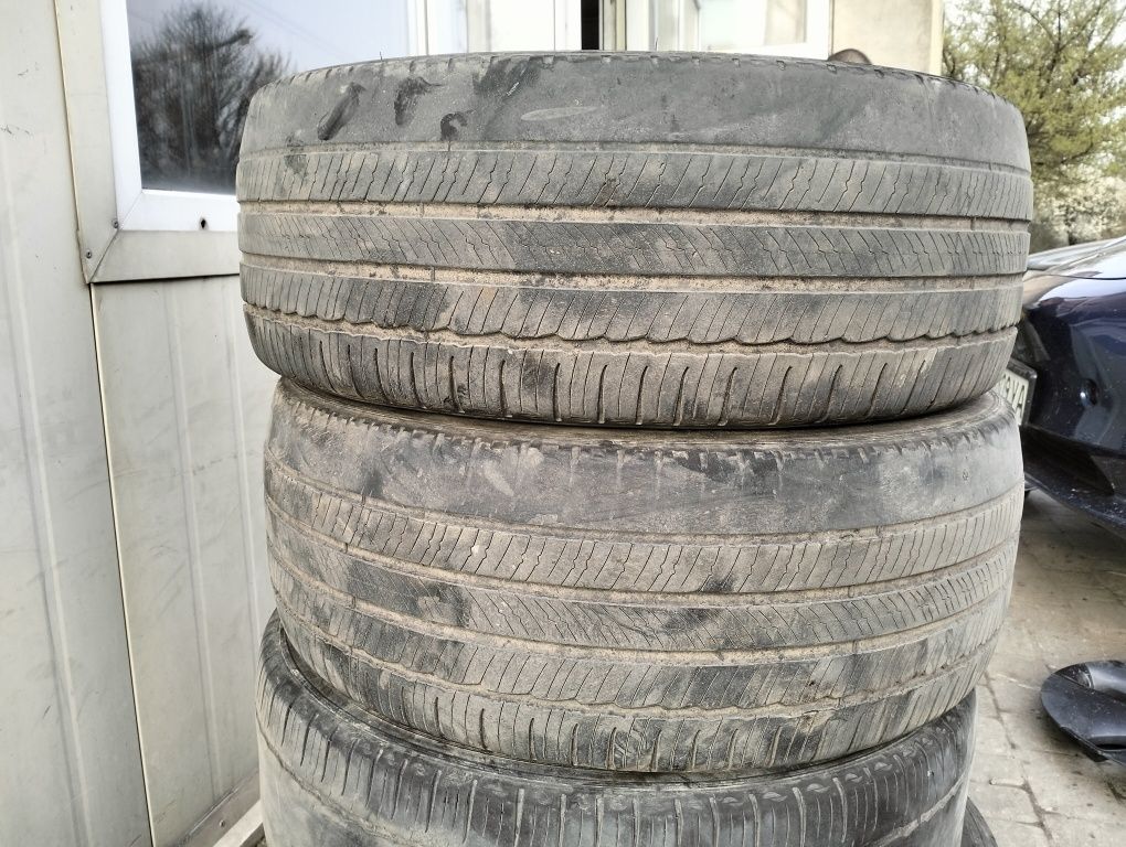 Терміново продам резину 235 45 18 michelin m+s