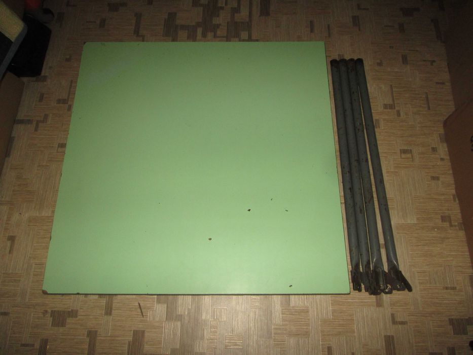 Стол обеденный 75х75 см