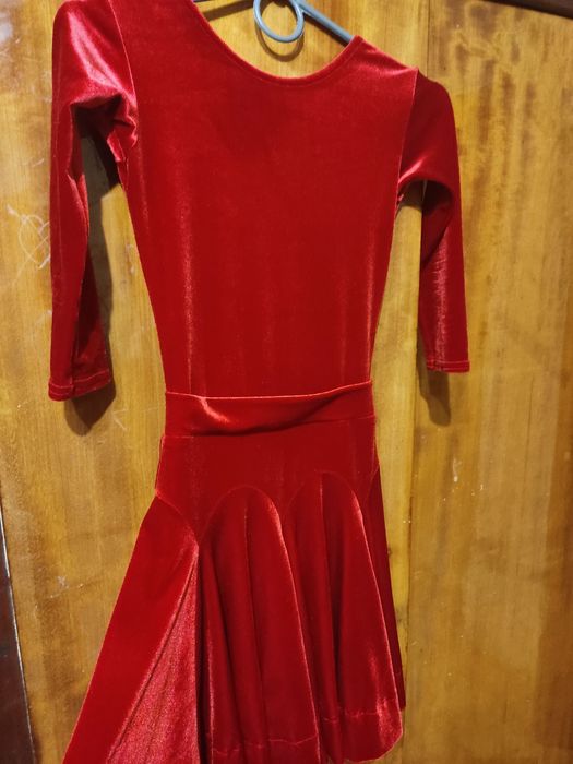 Знижечка. Бальне на 10 р. Бейсік, велюр