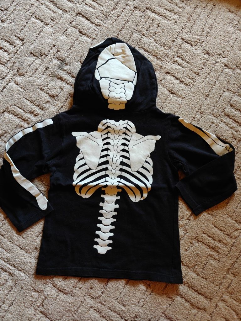 110/116 bluza z kapturem szkielet,kościotrup.Bluzka odwracalne cekiny