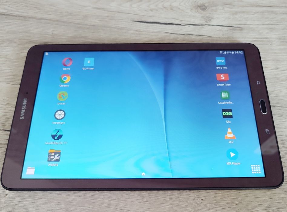 Samsung T561, YouTube, IPTV, Ретро ігри