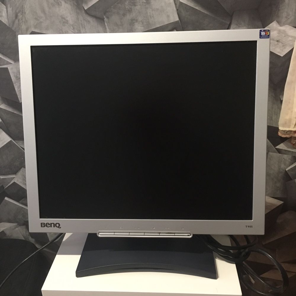 Monitor BenQ LCD 19" klawiatura gratis