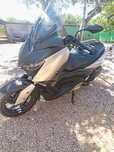 ...Yamaha xmax 300...