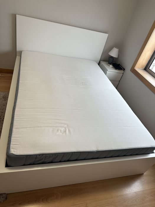 Cama de casal c/ colchao