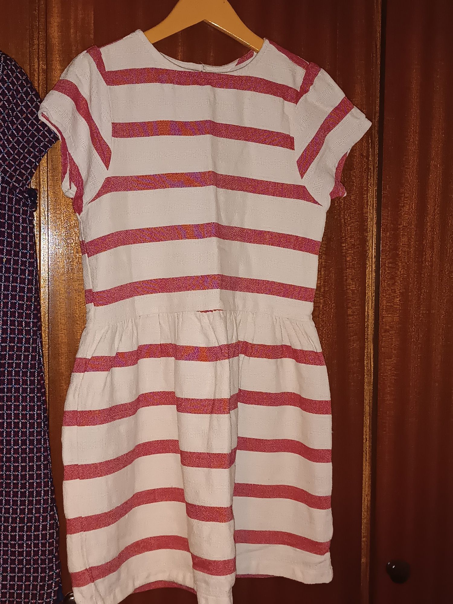 Vestidos de menina novos