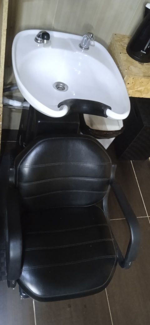 Cadeira Barbeiro e Rampa de Lavagem