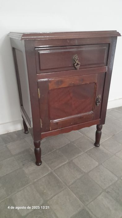 Mesinhas de cabeceiras antigas vintage