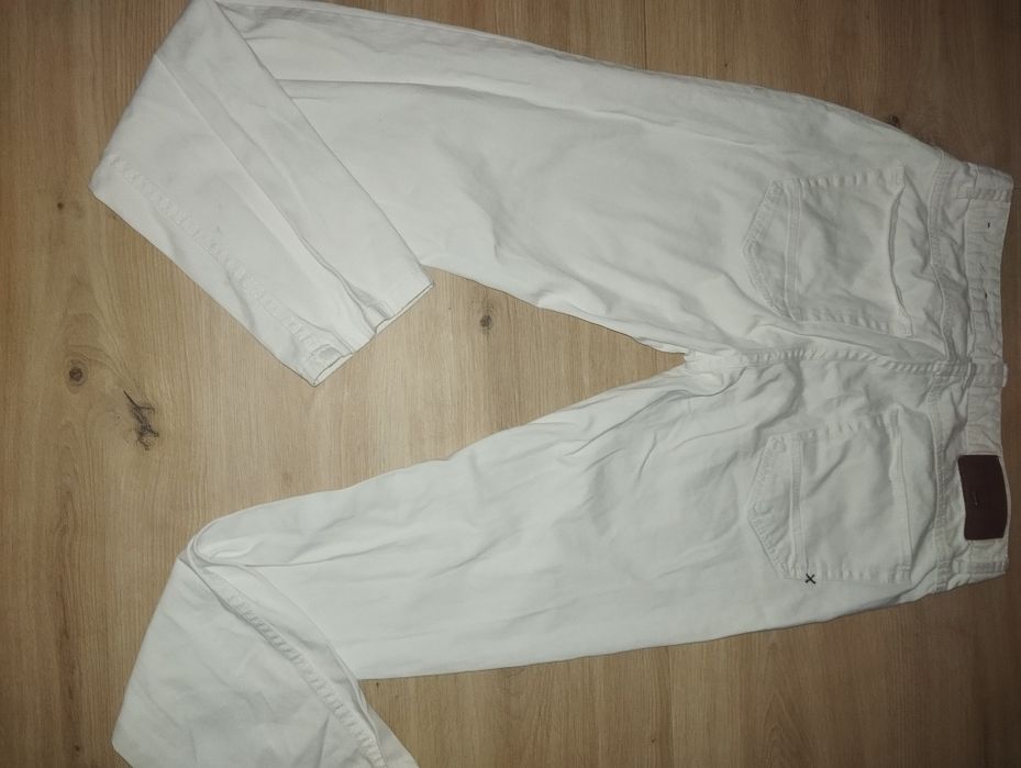 Białe spodnie Zara