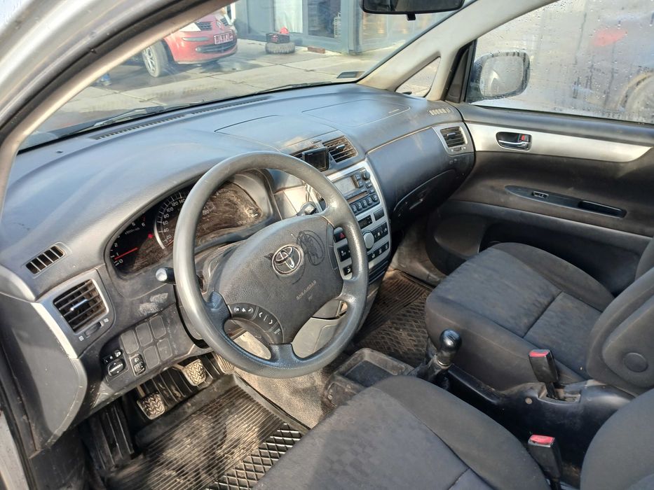 Toyota Avensis Verso D4D 2,0 diesel