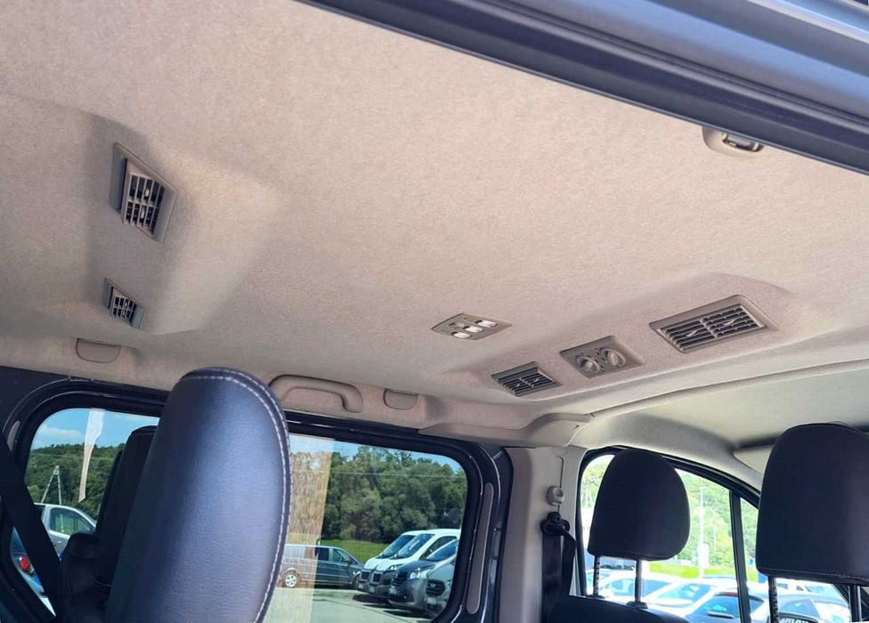 Na wynajem Renault Trafic bus 9-osobowy - ICD Auto Kęty