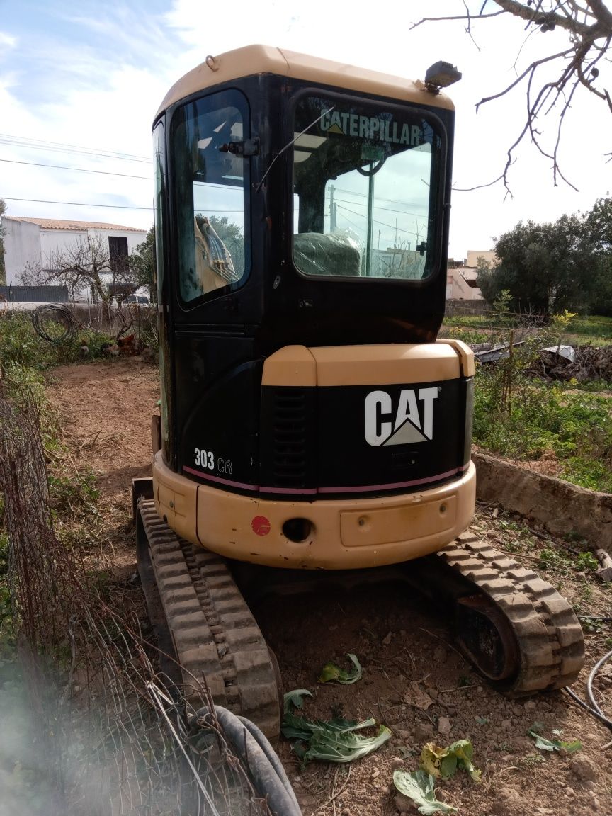Vendo mini giratória Caterpillar 303 CR