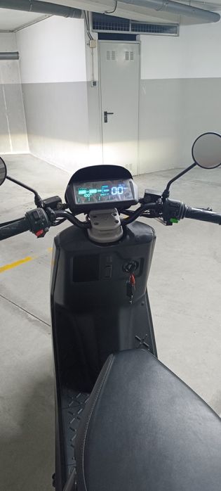 Moto elétrica NIU 5000km