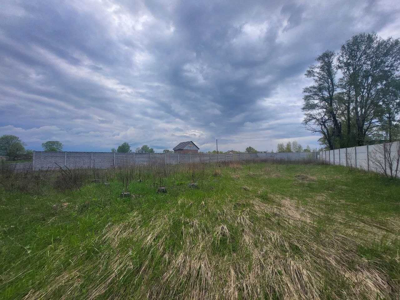 Земельна ділянка за Епіцентром