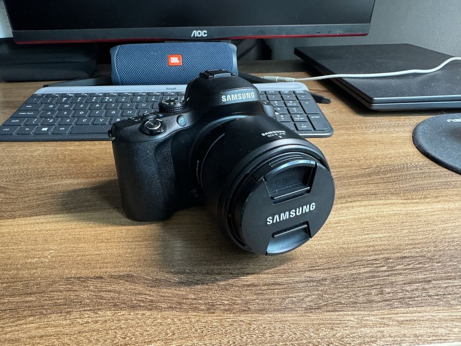 Aparat Samsung NX20 z objetywem 18-55