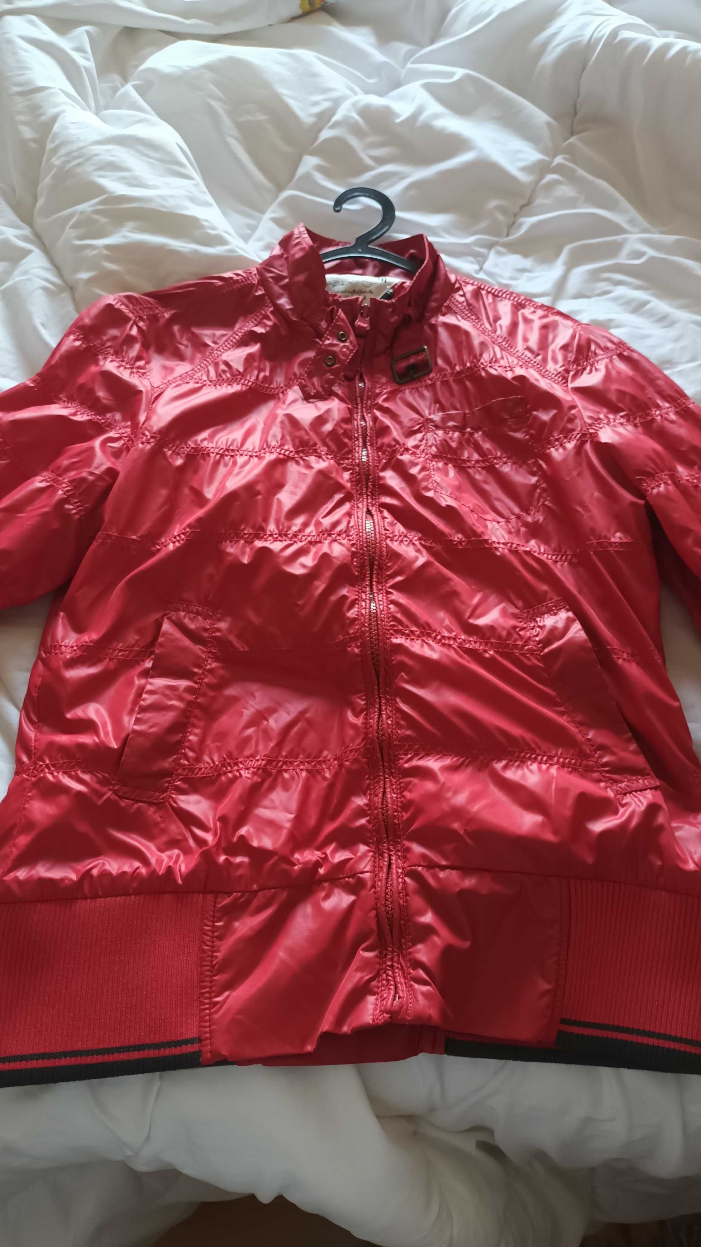 Blusão leve vermelho