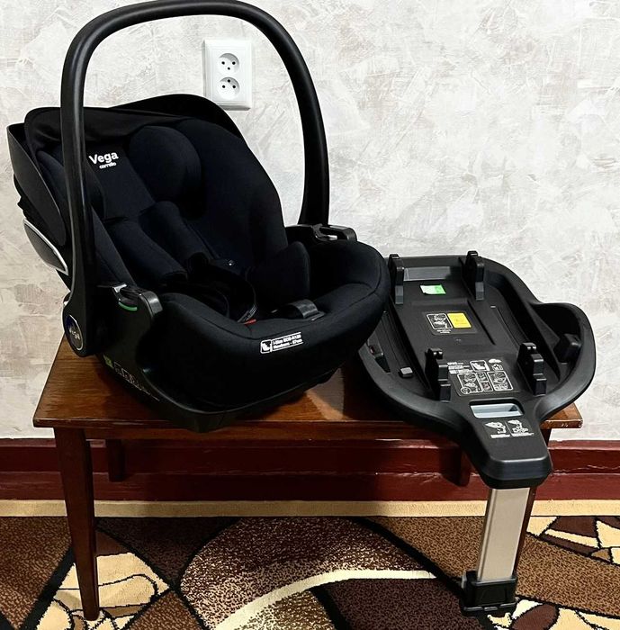 автокрісло Carrello Vega CRL-14101/2 з базою