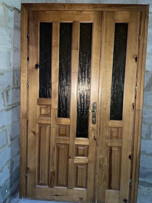 Двері вхідні дерево