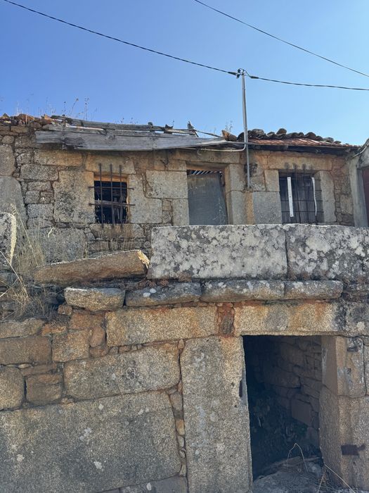 Casas para reconstrução + terreno