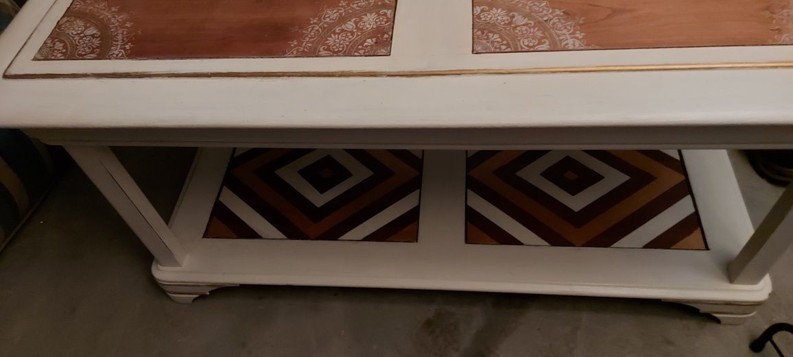 Mesa de sala ou de apoio