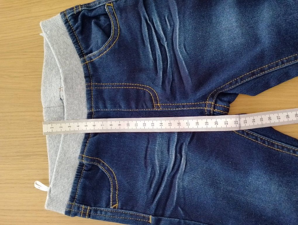Spodnie jeansy r. 92