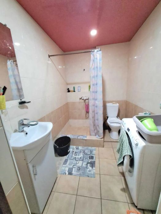 Продам 1-о к/к 37 м2 з меблями та технікою біля площі Ангела.