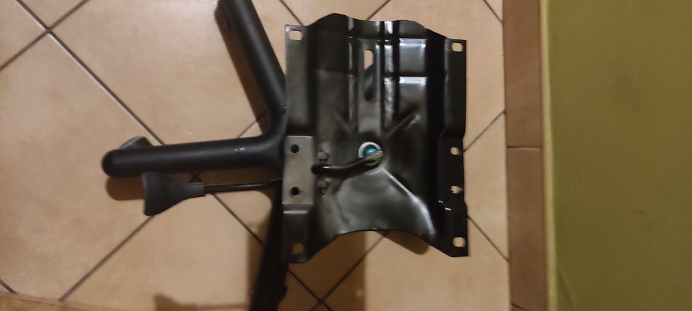 Podnośnik do fotela obrotowego