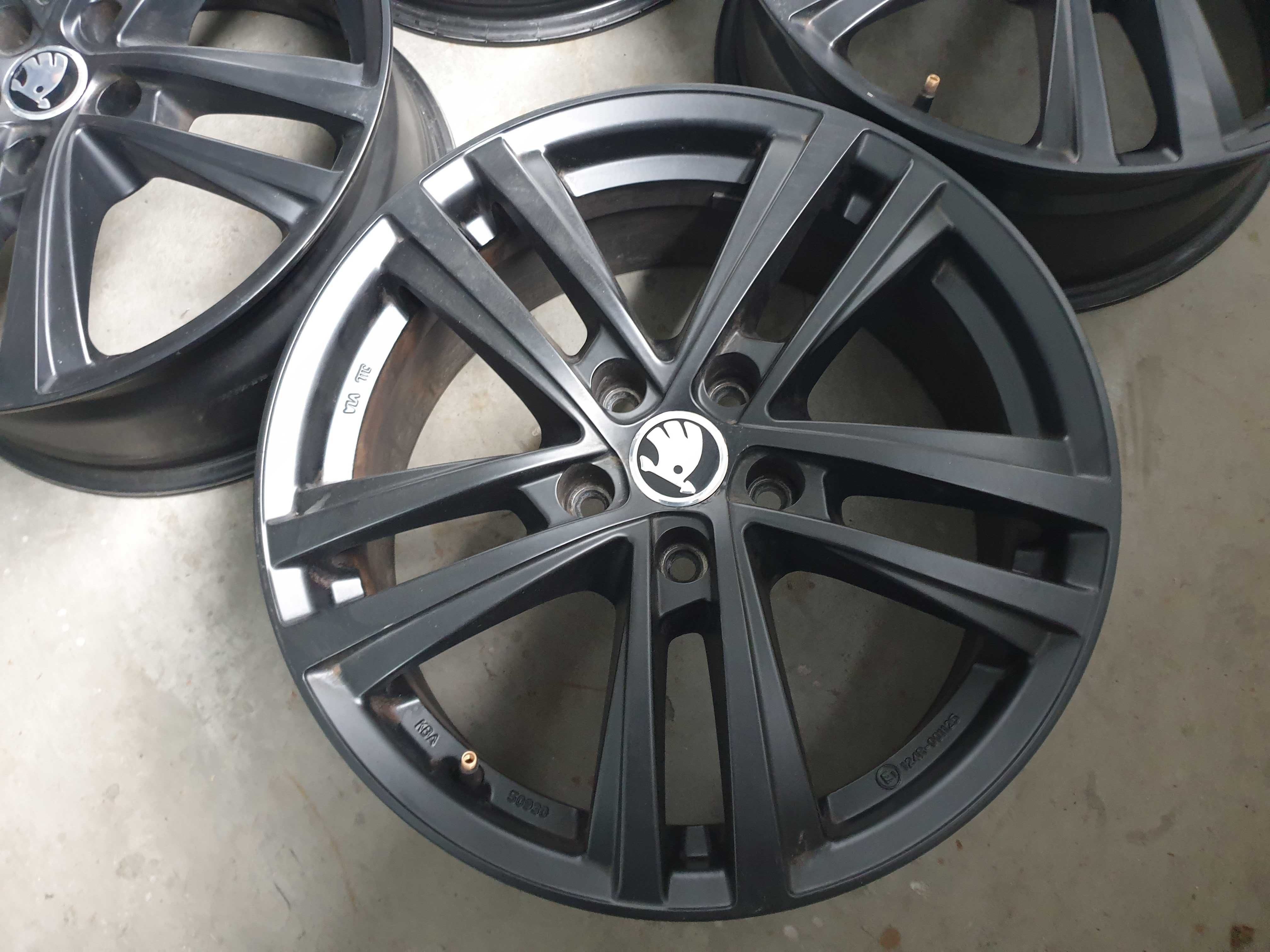 Alufelgi 16" Skoda Octavia II FL III IV VRS SuperB 5x112 Scout Karoq