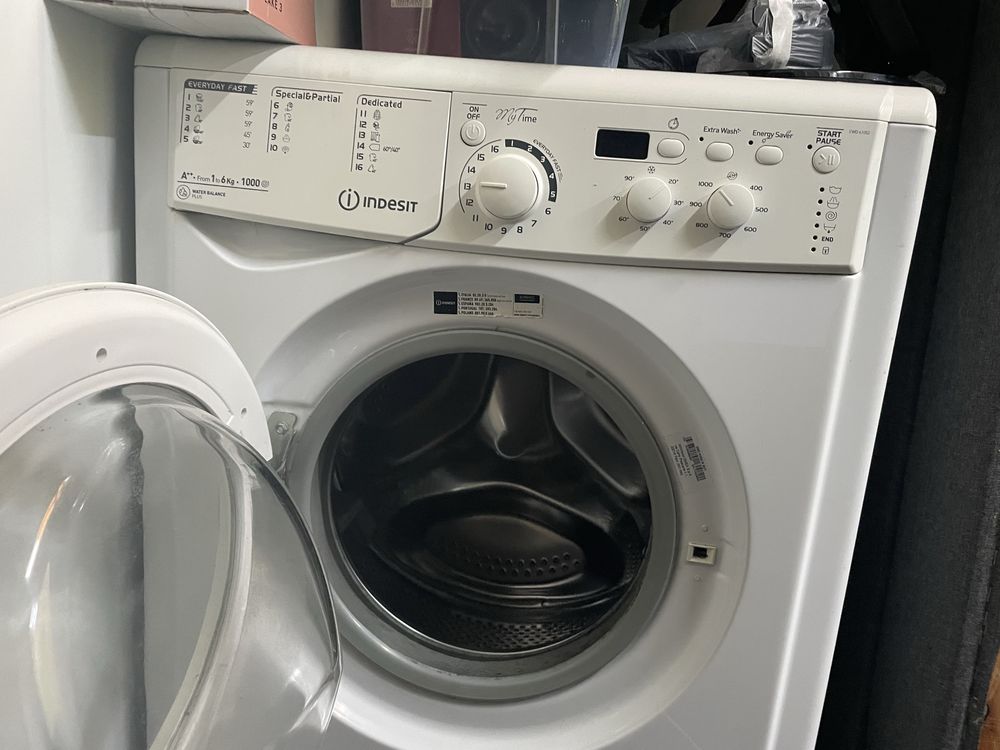 Máquina da lavar roupa - Indesit 6 kg