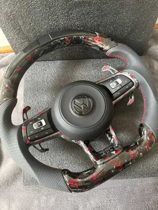 Volante VW Carbono com LED Display | Golf GTI / R (MK5 MK6 MK7 MK8)