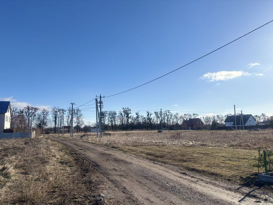 Продам земельну ділянку під Києвом