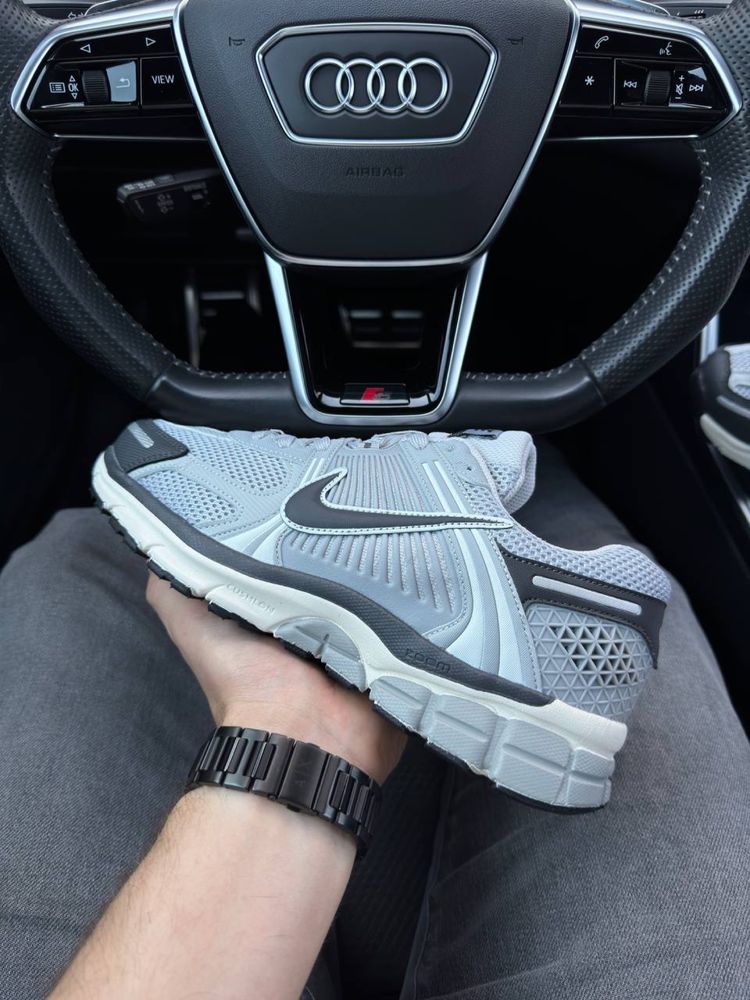 Мужские кроссовки найк вомеро 5 Nike Vomero 5 New Gray Silver Black