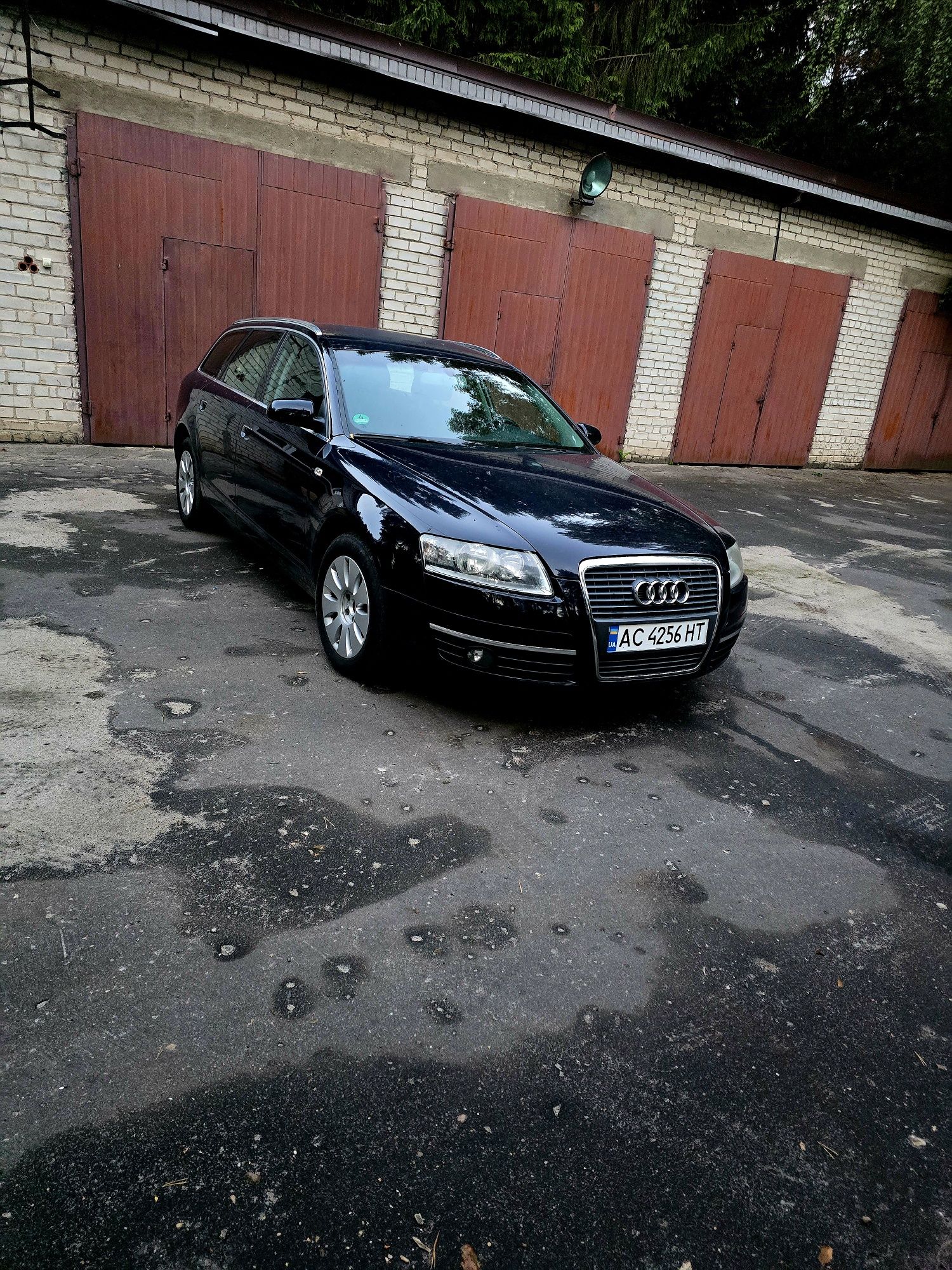 Audi А6 С6
2006.року
2.0 бензин 125кВт-170к.с.
GPS навігація, датчики