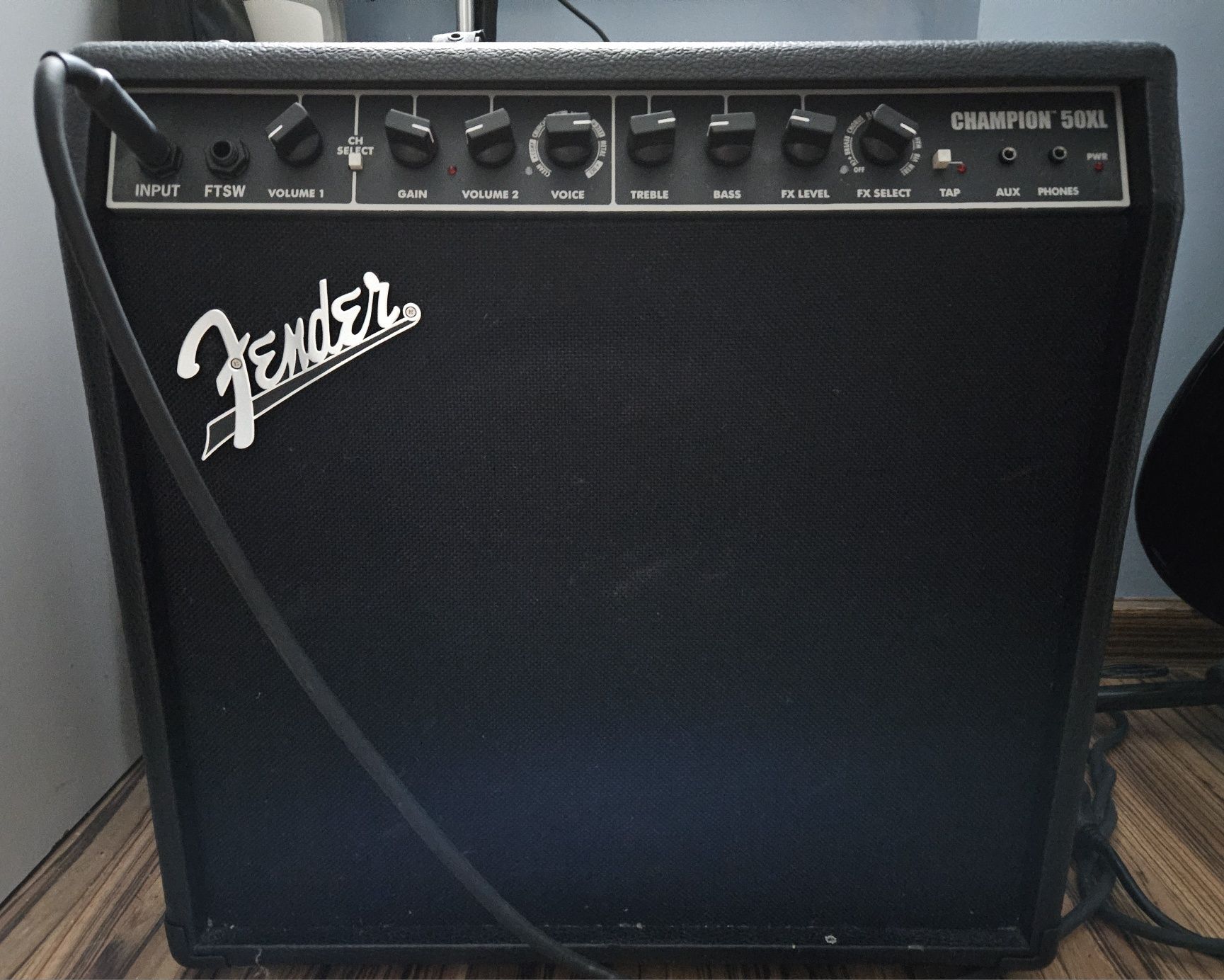 Gitara elektryczna ARROW + wzmacniacz Fender