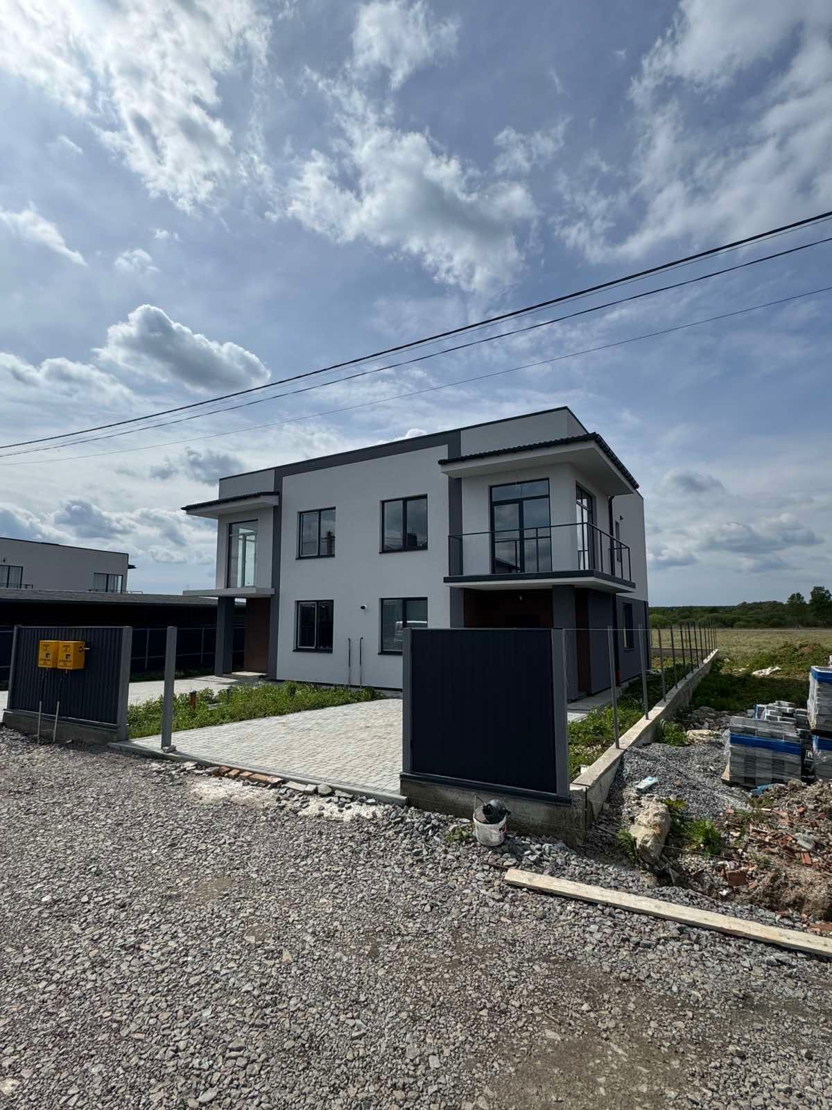 Продаж котеджу Підрясне, 3 сот. землі готовий можна розпочинати ремонт