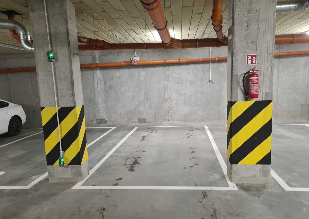 Miejsce postojowe w garazu podziemnym.Osiedle kameralne.
