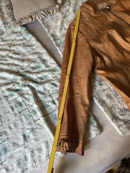 Куртка из эко кожи.