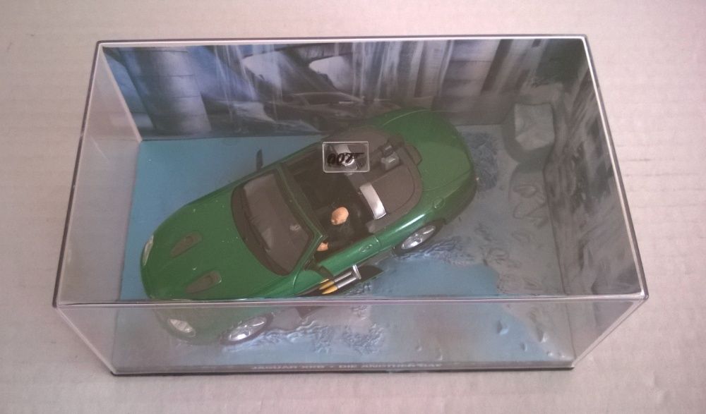 Model Samochód Jaguar XKR James Bond 007