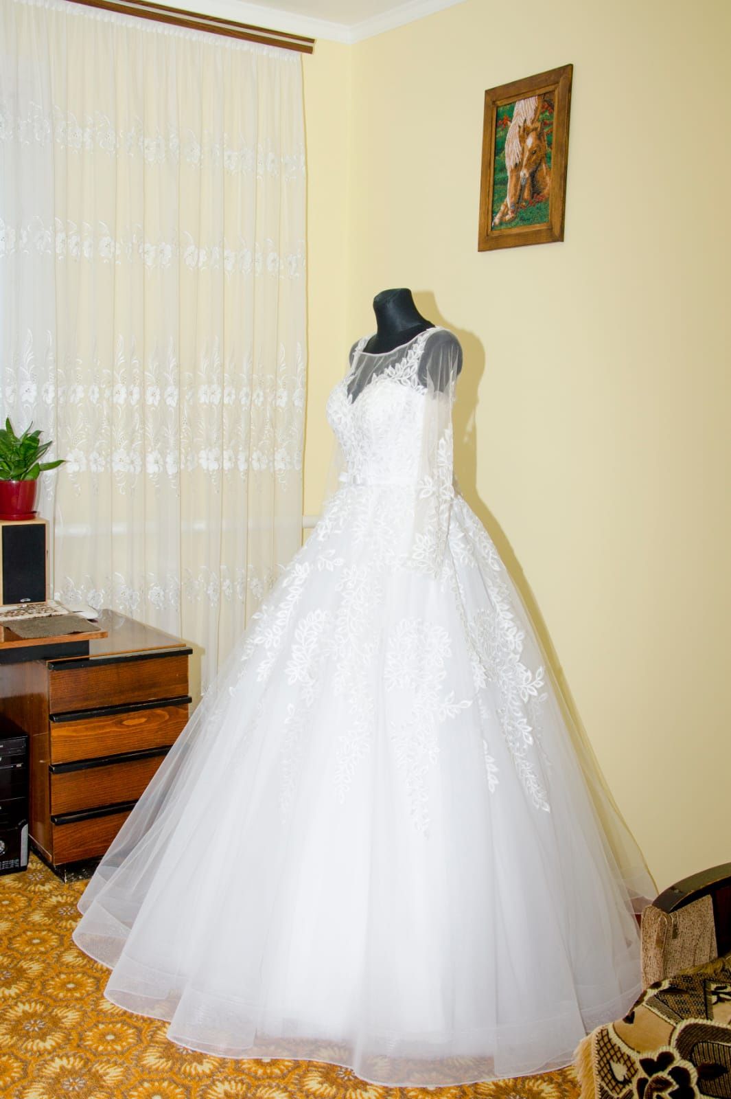 Неперевершена Весільна сукня