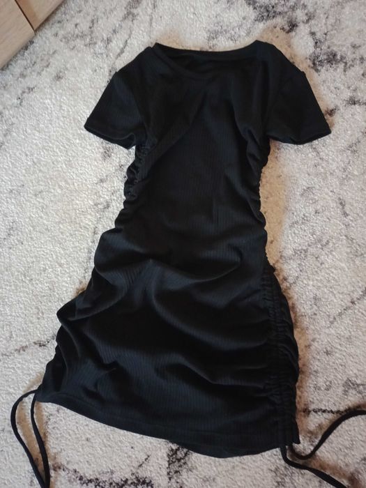 Міні сукня чорна з затяжками по боках xs/s