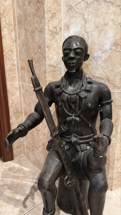 Estátua - Bronzes do Benim