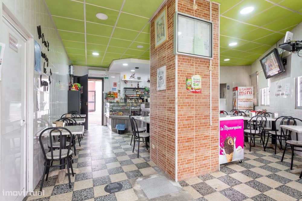 Loja/Café totalmente equipado em Marvila-Bairro dos Lóios