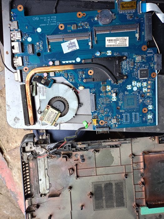 Ноутбук HP 250 G3 по деталях.
На кожну деталь своя ціна, за