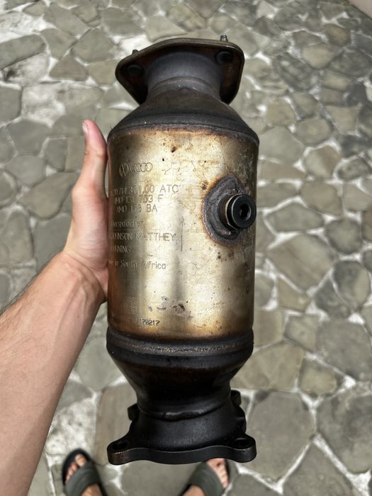 Катализатор Аudi A4B9 2017