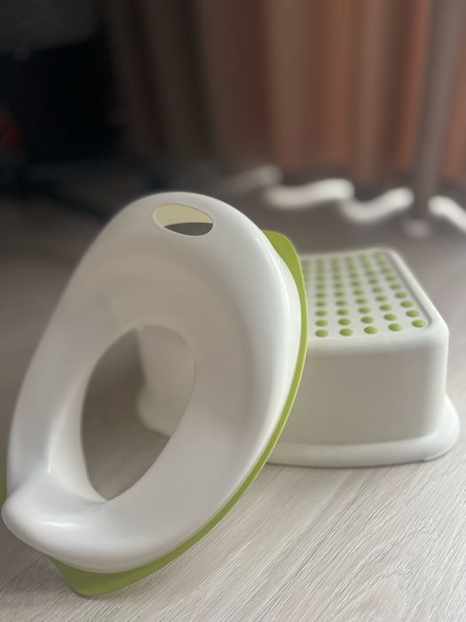 Подіум для дітей і накладка на унітаз IKEA